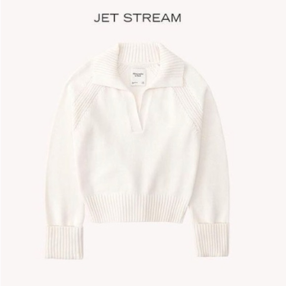 Abercrombie Notch-Neck Sweater in Cream